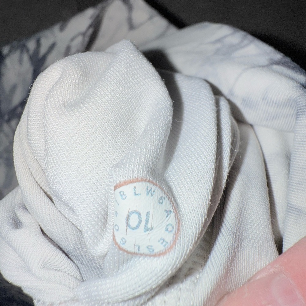 Lululemon Wunder Under Crop Hi-Rise *Full-On Luxtreme Dual Shibori 21" Size 10 - Picture 13 of 13